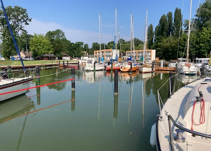 Apart Otel Akvarium Apartmanhazak *