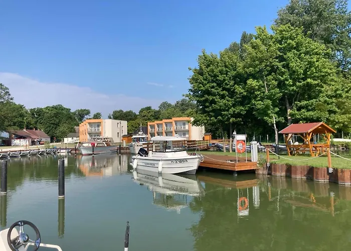 Apart Otel Akvarium Apartmanhazak *