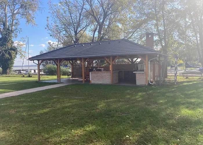 Aparthotel Akvarium Apartmanhazak *